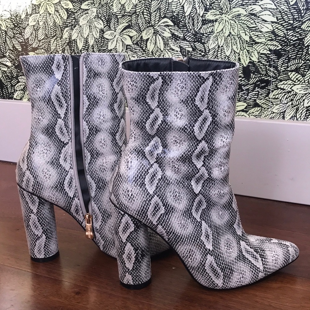 Snake Skin Pattern Ankle Boots Booties